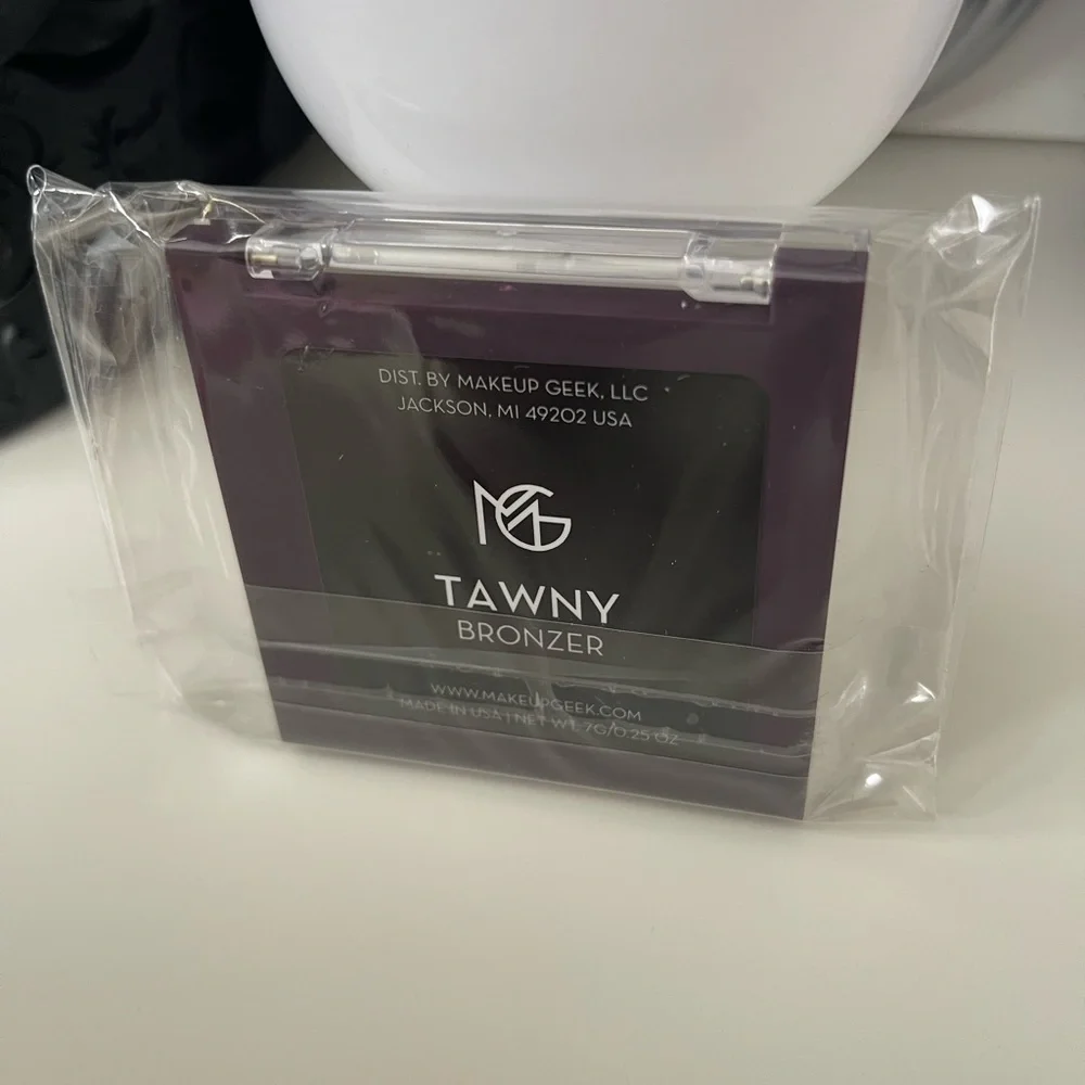 Makeup Geek Tawny Bronzer Compact Cruelty Free